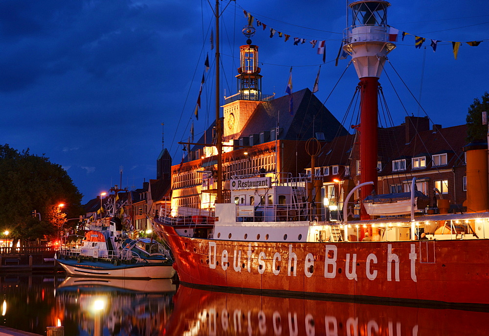 Lightship, town hall, Ratsdelft, Emden, East Frisia, Lower Saxony, Germany