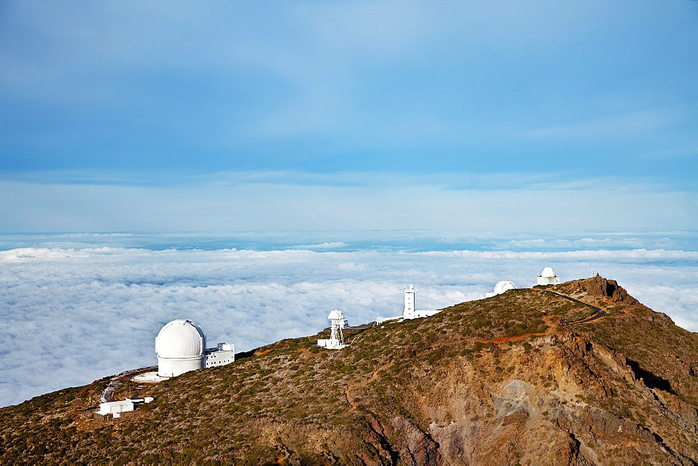 Observatories on a mountain ridge, Roque de los Muchachos, Caldera de Taburiente, La Palma, Canary Islands, Spain, Europe