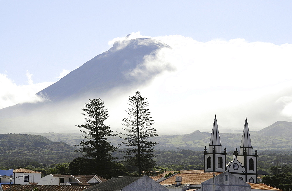 Madalena with Pico Vulcano in the background, Island of Pico, Azores, Portugal