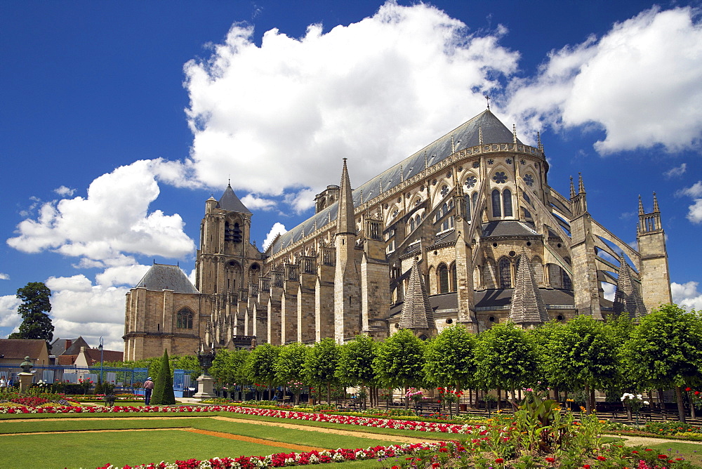 Saint Stephen's Cathedral in Bourges, Jardin de l'ArchevechâˆšÃ‰Â¬Â©, The Way of St. James, Chemins de Saint Jacques, Via Lemovicensis, Dept. Cher, RâˆšÃ‰Â¬Â©gion Centre, France, Europe