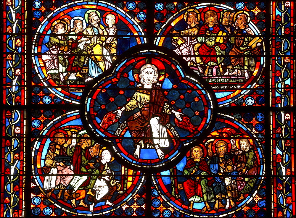 Stained glass window in Saint Stephen's Cathedral in Bourges, Bourges Cathedral, The Way of St. James, Chemins de Saint Jacques, Via Lemovicensis, Bourges, Dept. Cher, râˆšÃ‰Â¬Â©gion Centre, France, Europe