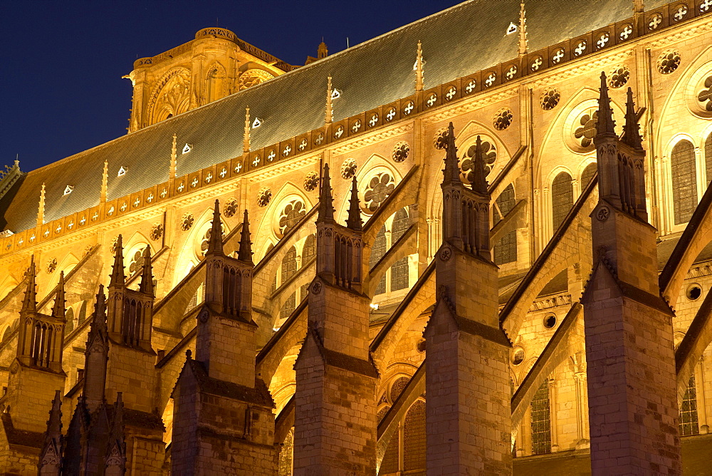 Saint Stephen's cathedral in Bourges in the Evening, Old city of Bourges, The Way of St. James, Chemins de Saint Jacques, Via Lemovicensis, Bourges, Dept. Cher, RâˆšÃ‰Â¬Â©gion Centre, France, Europe