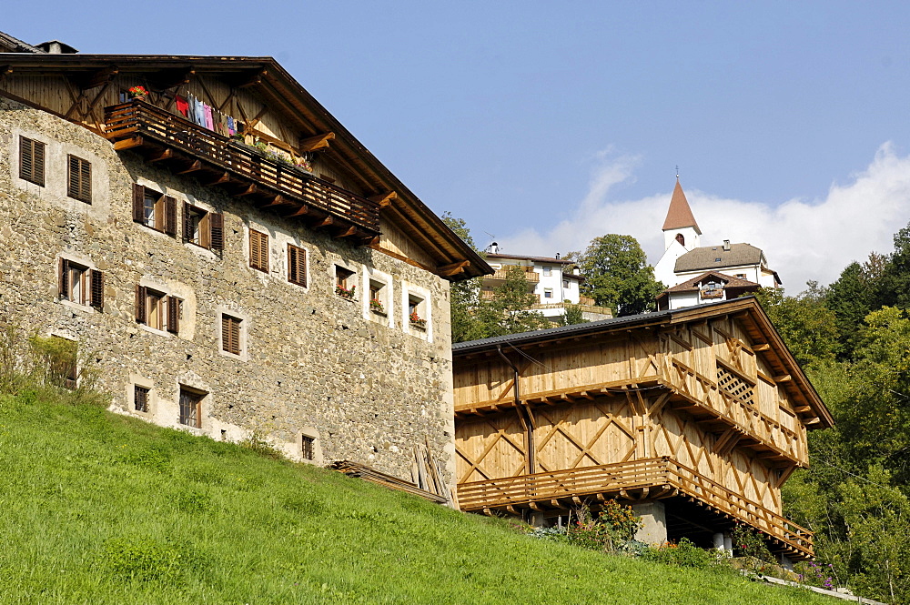 Farmhouse with hay barn, Voelser Aicha, Oachner trails, Voels am Schlern, Fie allo Sciliar, South Tyrol, Italy