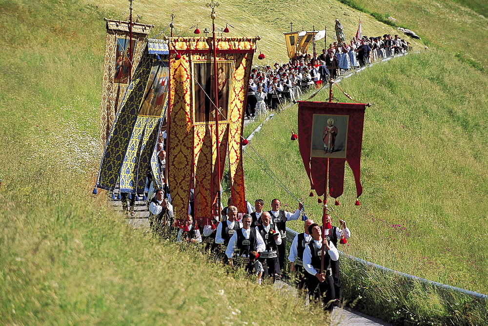 Procession through Sarntal, Men and women in traditional costume, Durnholz, South Tyrol, Italy