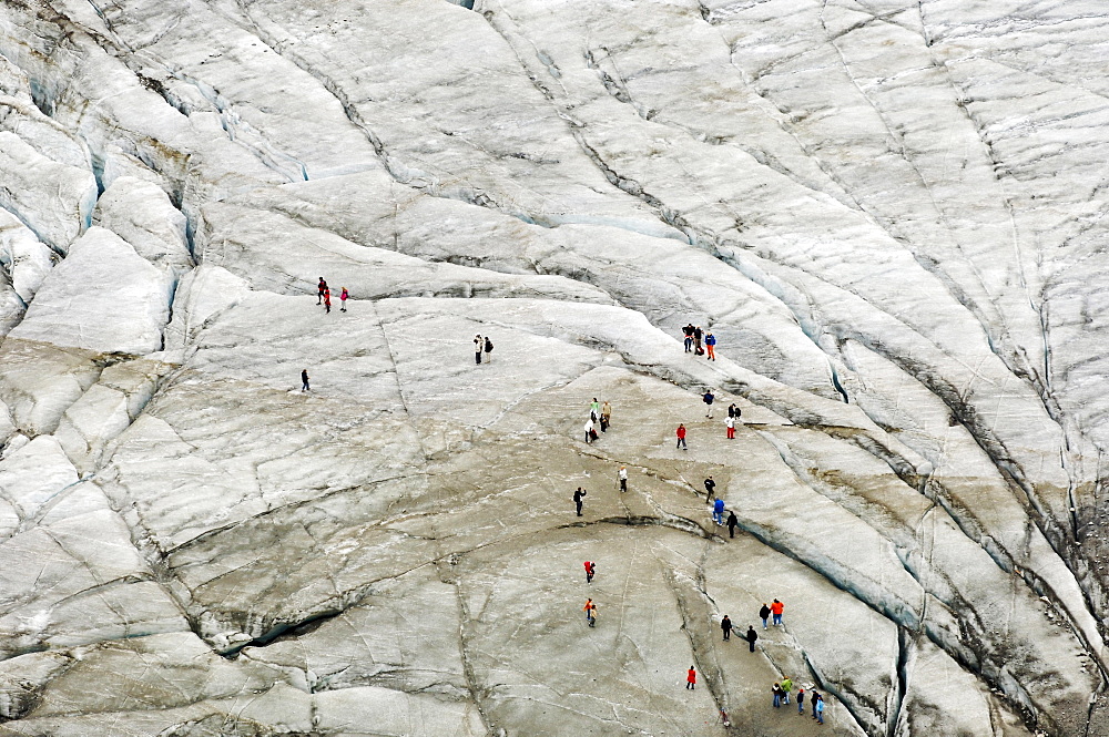 Tourists on the glacier, Climate change, Grossglockner, Glocknergruppe, Hohen Tauern, Austria