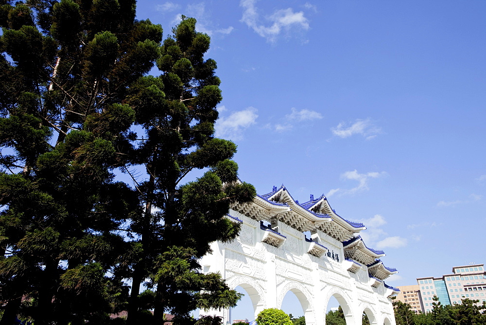 Main entrance gate to Chiang Kai-shek Memorial Hall under blue sky, Taipei, Taiwan, Asia