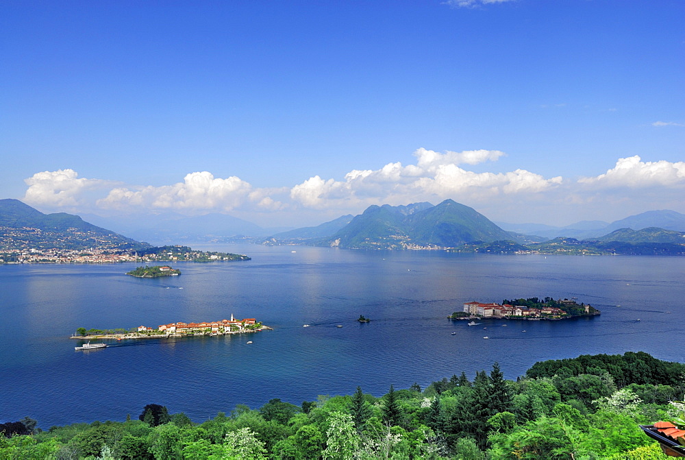 Lake Maggiore with Borromee isles, Isole Borromee, Isola Superiore, Isola Bella and Isola Madre, Stresa, lake Maggiore, Lago Maggiore, Piemont, Italy