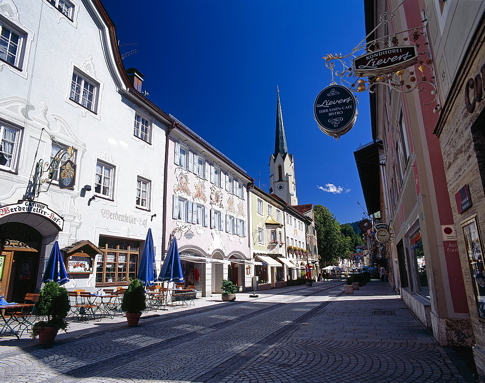 Guesthouse and houses at Ludwigstrasse in the sunlight, Garmisch-Partenkirchen, Bavaria, Germany, Europe