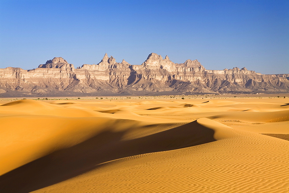 Sanddunes and Idinen mountains in the libyan desert, Libya, Sahara, North Africa