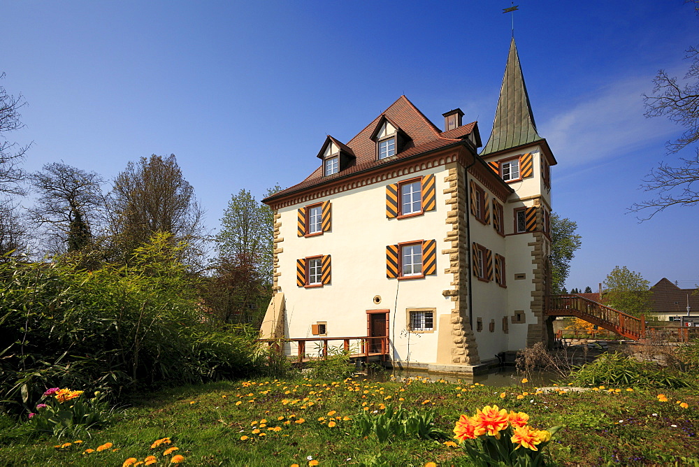 Entenstein moated castle, Schliengen, Markgraefler Land, Black Forest, Baden-Wuerttemberg, Germany