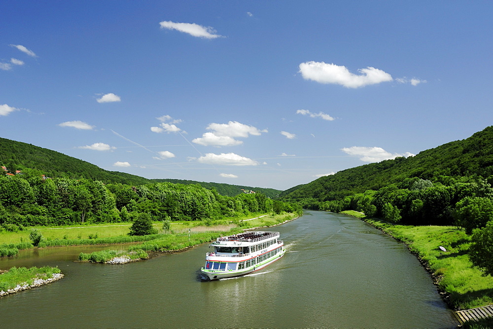 Excursion boat on the river Altmuehl, Altmuehltal cycle trail, Altmuehl valley nature park, Riedenburg, Kelheim, Bavaria, Germany