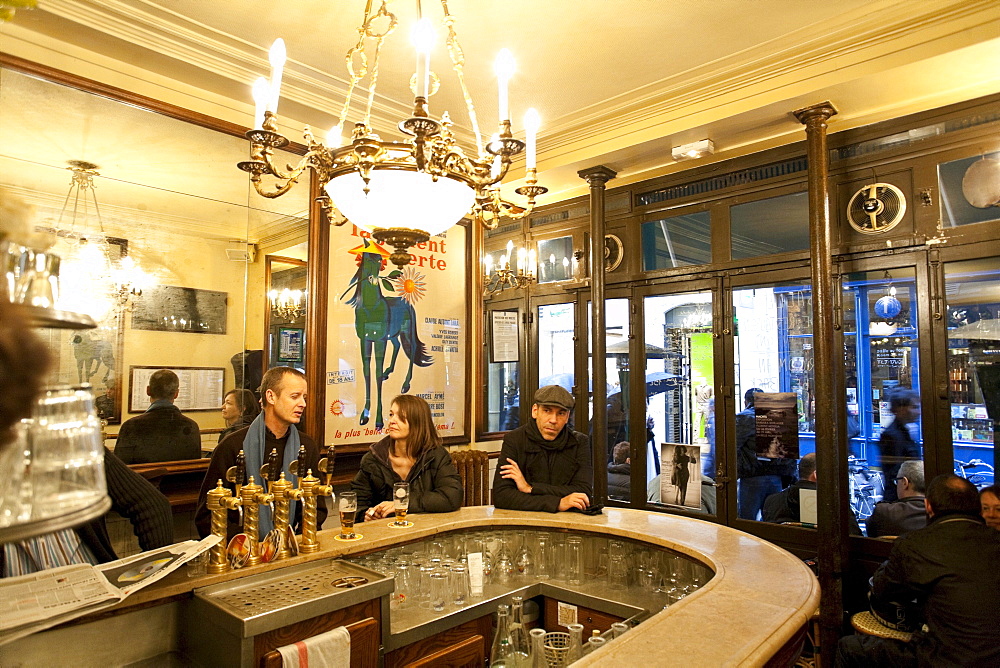 People at the cafe Le Petit Fer a Cheval, Marais District, Paris, France, Europe