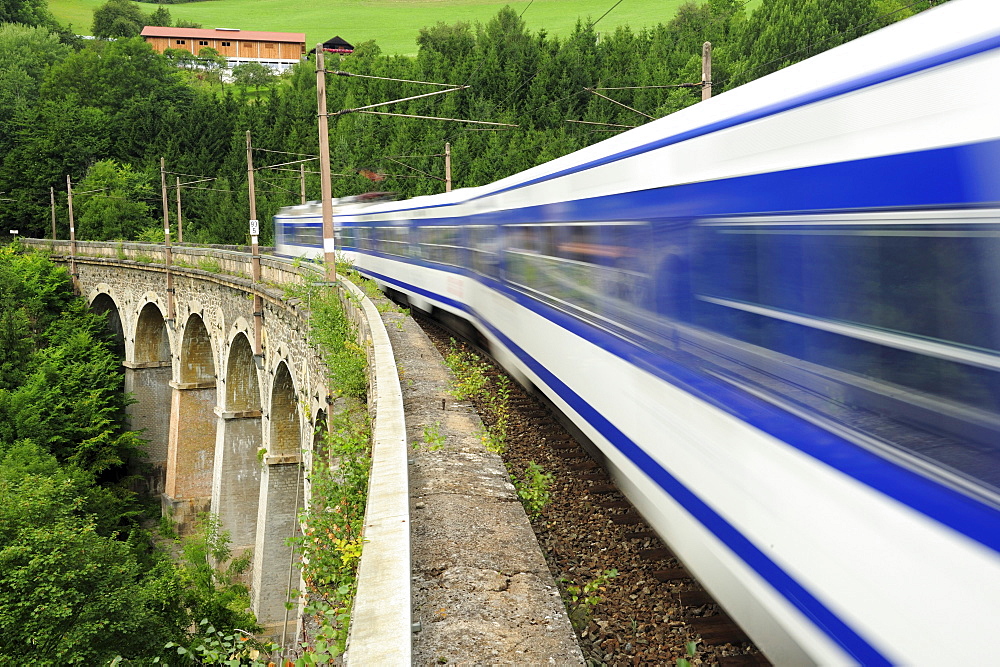 Train passing Wagnergraben-viaduct, Semmering railway, UNESCO World Heritage Site Semmering railway, Lower Austria, Austria