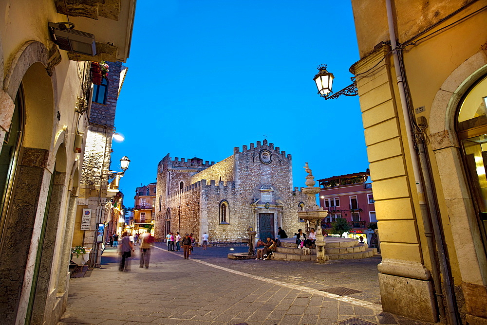 Cathedral, Piazza Duomo, Taormina, Sicily, Italy