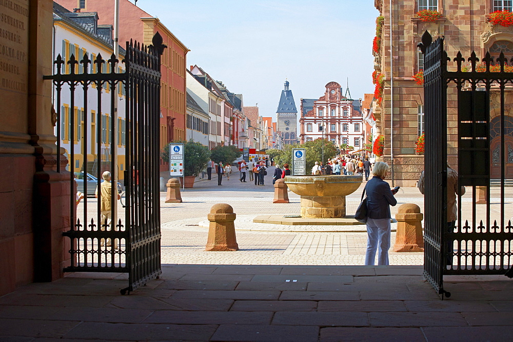 Domnapf, Maximilian street and Altpoertel (town gate), Speyer, Rhineland-Palatinate, Germany, Europe