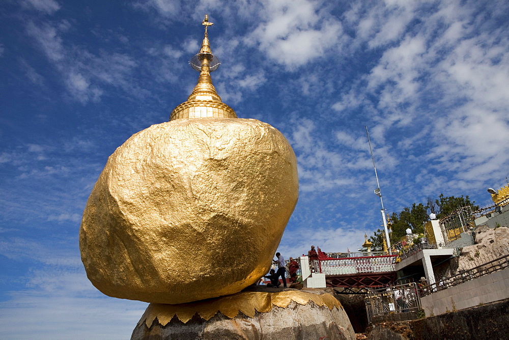 The Golden Rock, Buddhistic pilgrim destination Kyaikhtiyo Pagoda in the sunlight, Mon State, Myanmar, Birma, Asia