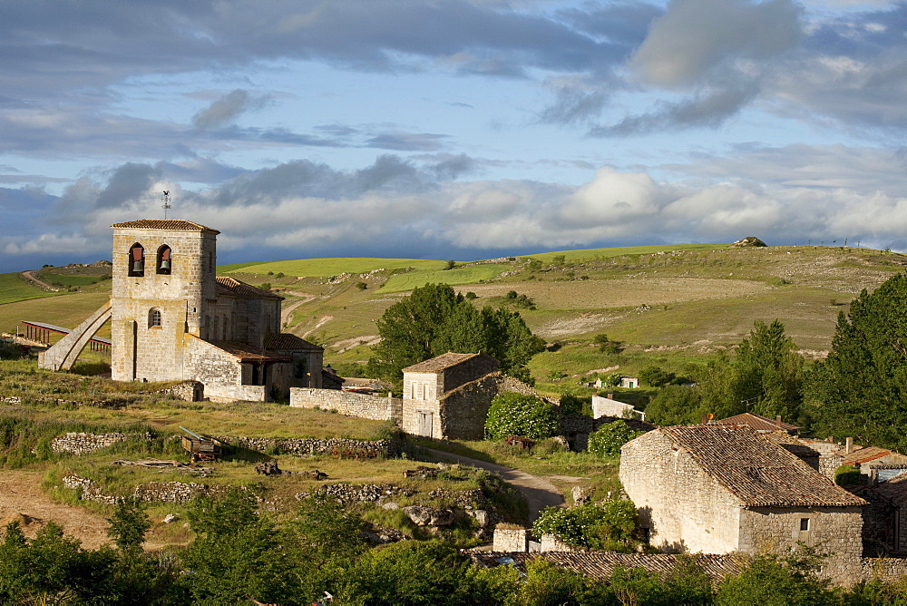 Castellanos de Castro, near Burgos, Camino Frances, Way of St. James, Camino de Santiago, pilgrims way, UNESCO World Heritage, European Cultural Route, province of Burgos, Old Castile, Castile-Leon, Castilla y Leon, Northern Spain, Spain, Europe