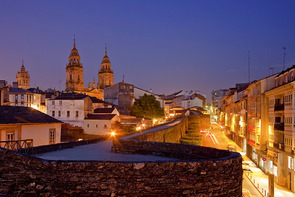 Lugo cathedral and Roman town wall, Lugo, Camino Primitivo, Way of St. James, Camino de Santiago, pilgrims way, UNESCO World Heritage Site, European Cultural Route, province of Lugo, Galicia, Northern Spain, Spain, Europe