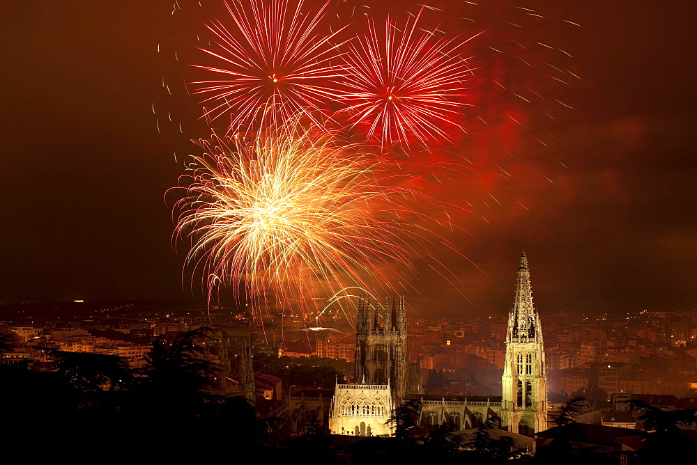 Burgos cathedral at night with firework display, Gothic, Camino Frances, Way of St. James, Camino de Santiago, pilgrims way, UNESCO World Heritage Site, European Cultural Route, province of Burgos, Old Castile, Castile-Leon, Castilla y Leon, Northern Spain, Spain, Europe