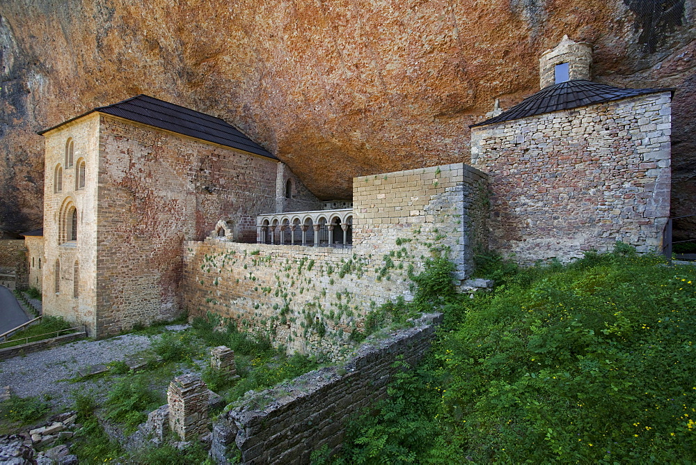 Monastery, Monasterio de San Juan de la Pena, rock formation, Sierra de San Juan de la Pena, mountains, Pyrenees, pirineos, near Jaca, Camino Aragones, Camino Frances, Way of St. James, Camino de Santiago, pilgrims way, UNESCO World Heritage, European Cultural Route, province of Huesca, Aragon, Northern Spain, Spain, Europe