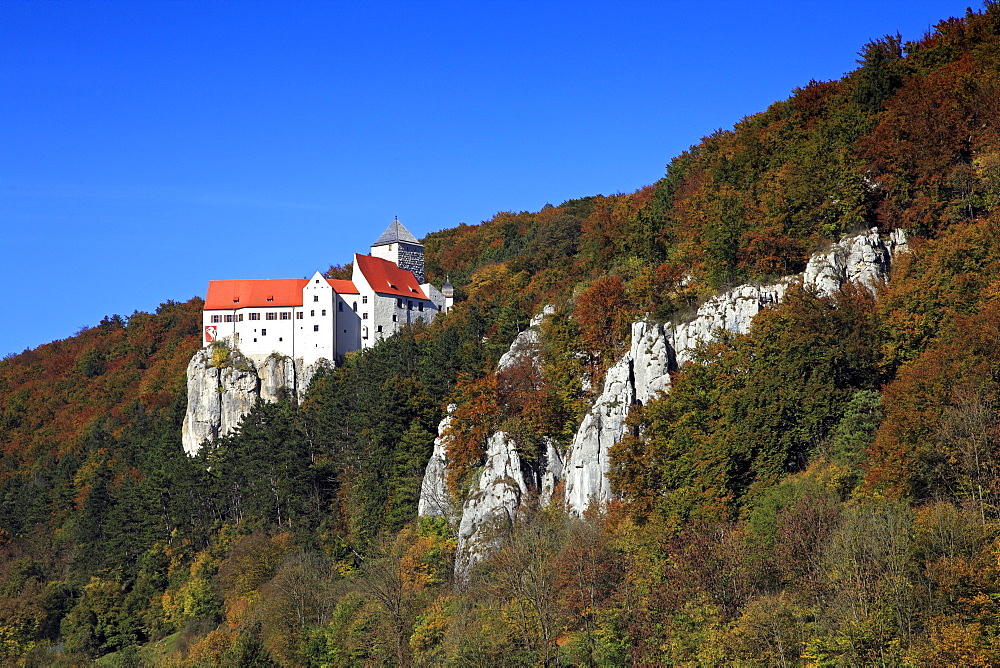 Prunn castle, nature park Altmuehltal, Franconian Alb, Franconia, Bavaria, Germany