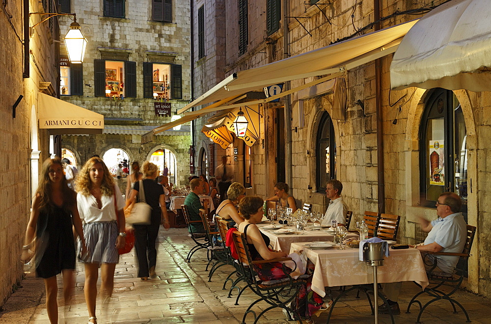 Guests in restaurant Proto in old town in the evening, Dubrovnik, Dubrovnik-Neretva county, Dolmatia, Croatia