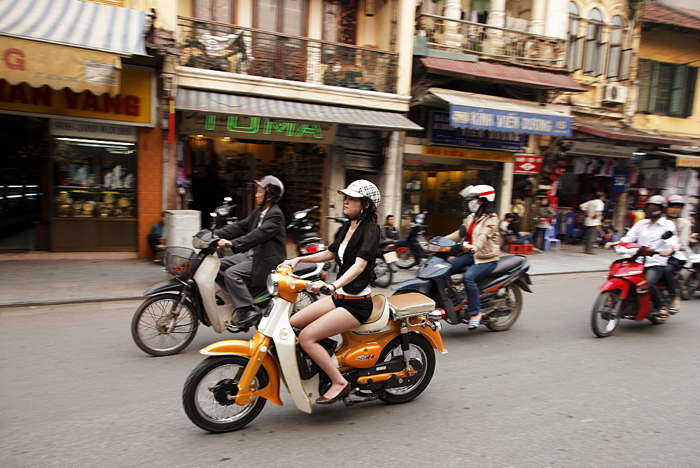 Moped riders, old town, Hanoi, Bac Bo, Vietnam