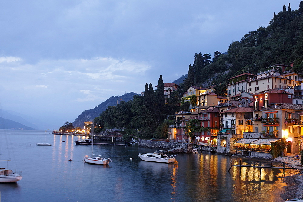 Restaurants at the lake, evening mood, Varenna, Lake Como, Lombardy, Italy