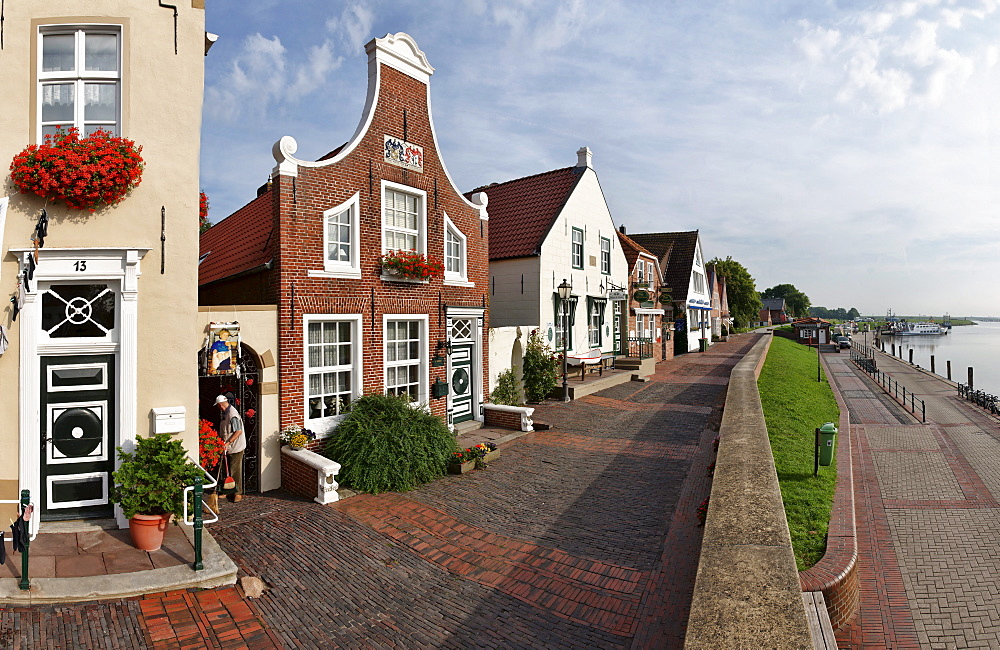 Sielstrasse in Greetsiel, East Frisia, Lower Saxony, Germany