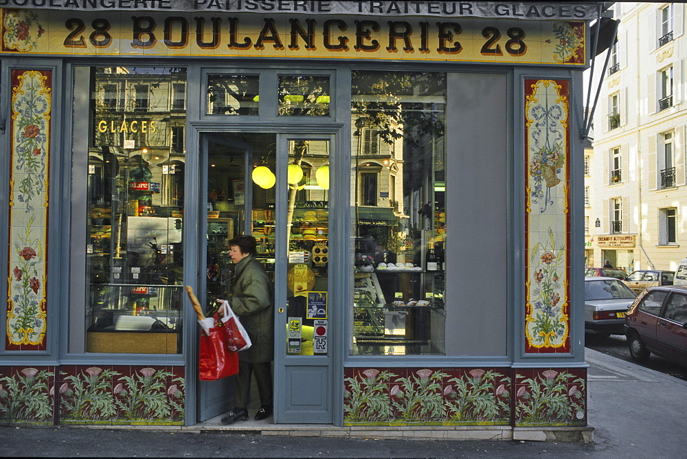 Boulangerie, bakers shop in Paris, France