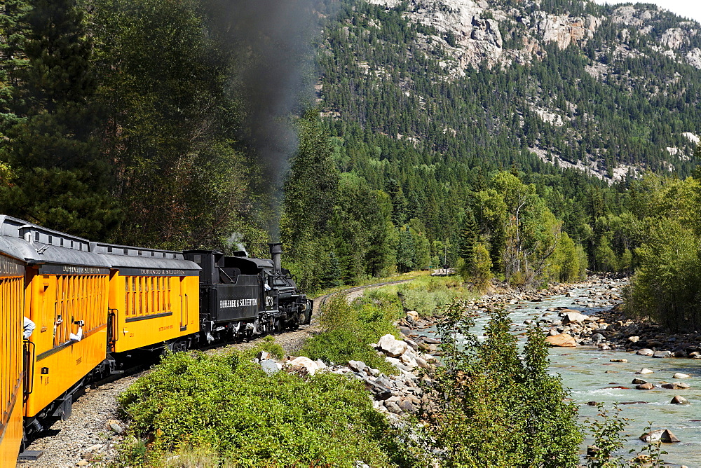 Durango-Silverton Narrow Gauge Railroad and Animas river, La Plata County, Colorado, USA, North America, America