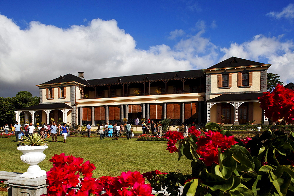 Open house, people on the lawn in front of the presidential palace, Mauritius, Africa