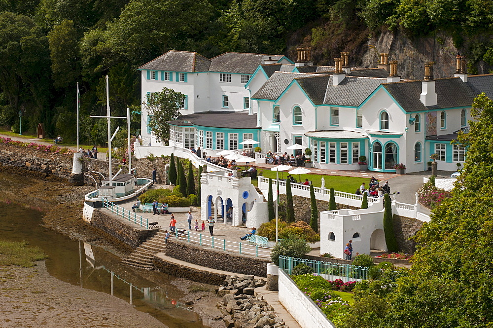 The village of Portmeirion, founded by Welsh architekt Sir Clough Williams-Ellis in 1926, Wales, UK