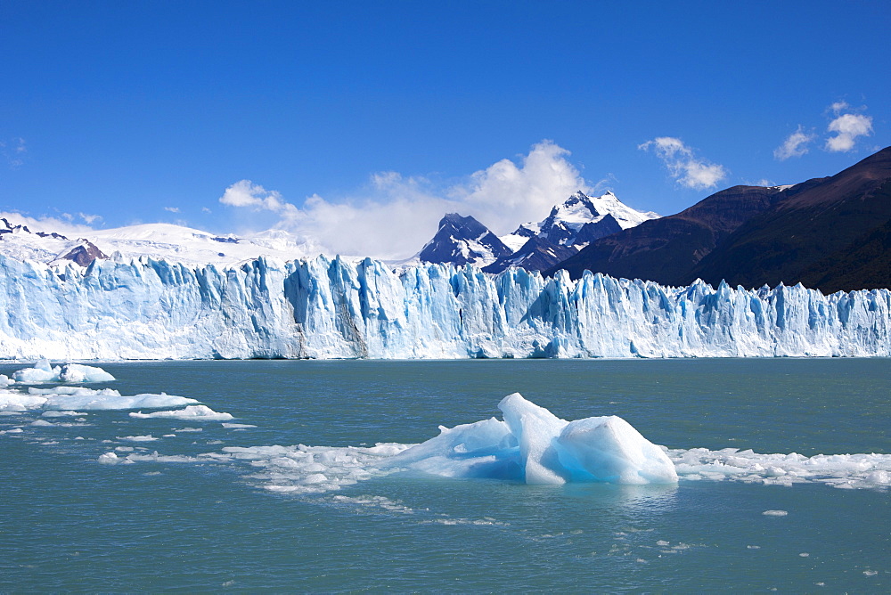 Perito Moreno glacier, Lago Argentino, Los Glaciares National Park, near El Calafate, Patagonia, Argentina