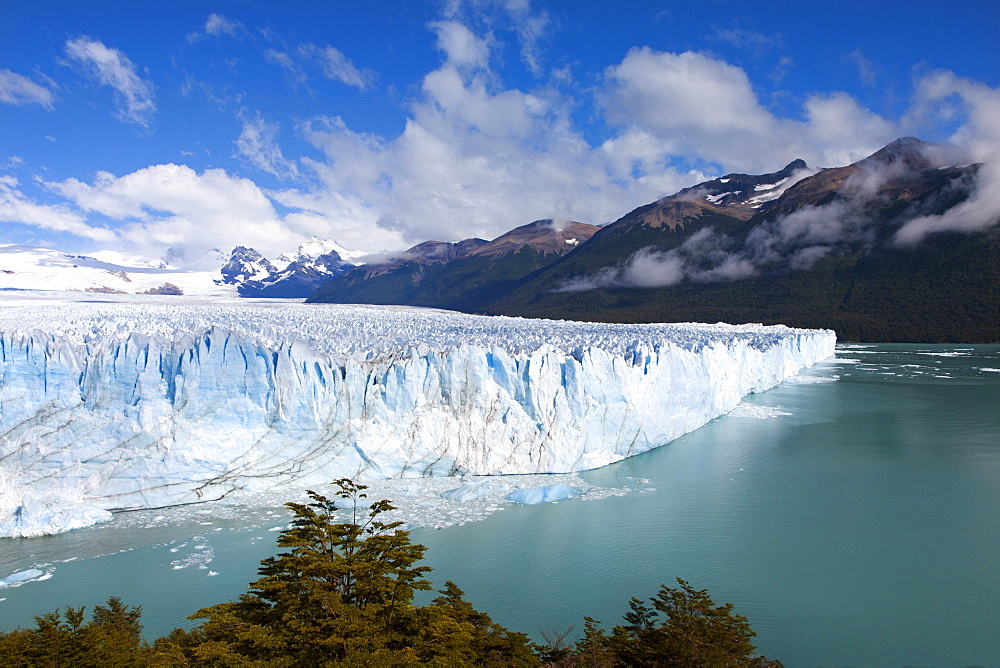 Perito Moreno glacier, Lago Argentino, Los Glaciares National Park, near El Calafate, Patagonia, Argentina