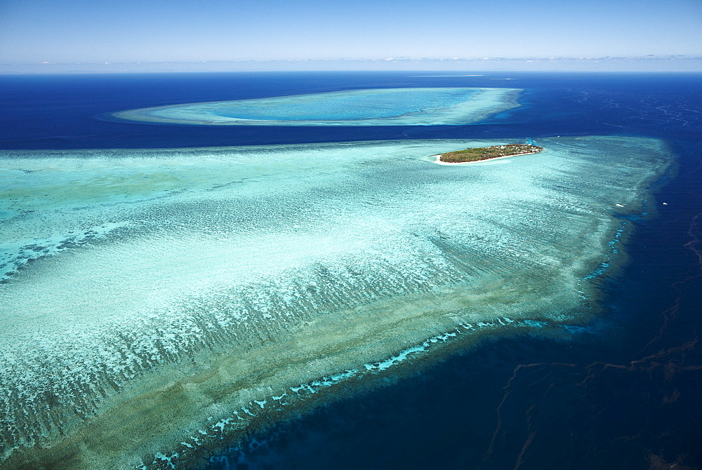 Heron Island with platform reef from above, cords of the coral spawning, Great Barrier Reef Marine Park, UNESCO World Heritage Site, Queensland, Australia