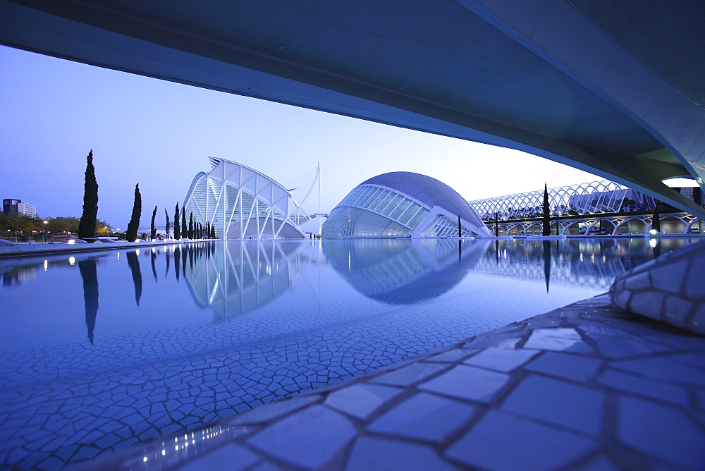 Museo de las Ciencias PrÃŒncÃŒpe Felipe, L'Hemisferic, Architect Santiago Calatrava, Valencia, Spain