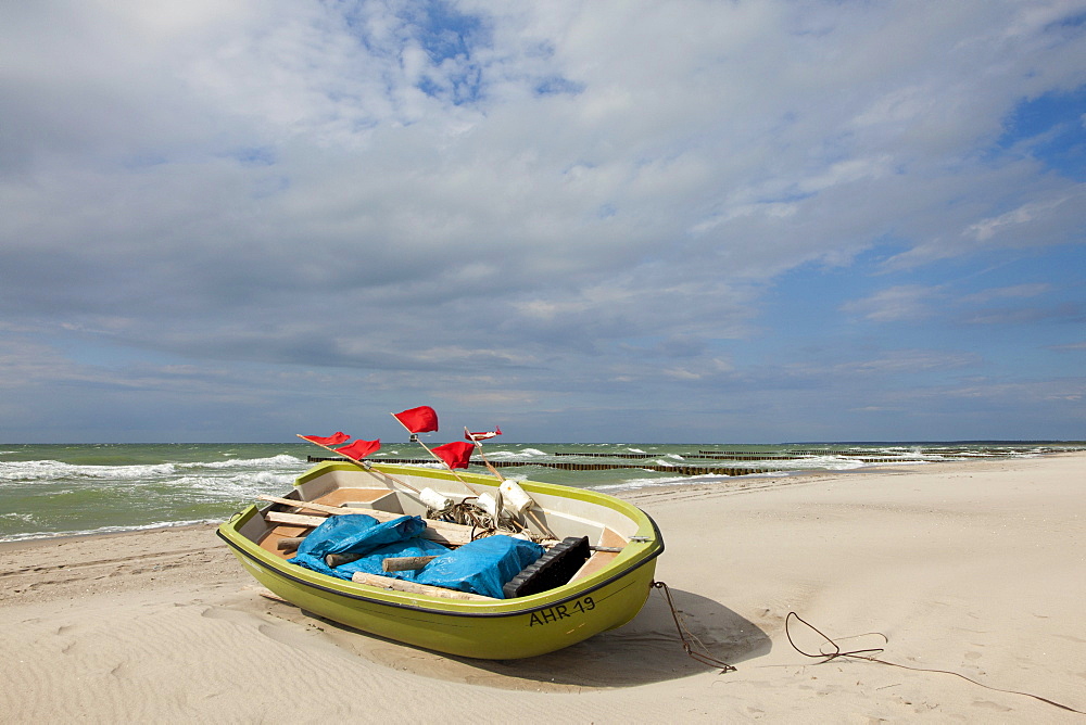 Fishing boat on the beach, Ahrenshoop, Fischland-Darss-Zingst, Baltic Sea, Mecklenburg-West Pomerania, Germany