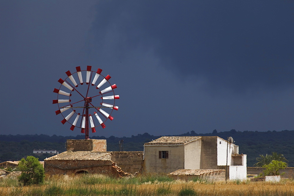 Wind wheel, cottage, near Campos, Mallorca, Balearic Islands, Spain, Europe