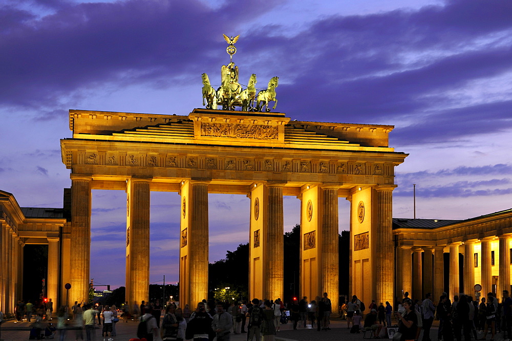 The illuminated Brandenburger Tor in the evening light, Pariser Platz, Mitte, Berlin, Germany, Europe