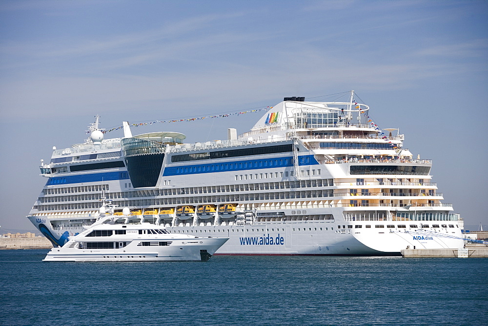 Cruiseship AIDAdiva and Superyacht in Port of Palma, Palma, Mallorca, Balearic Islands, Spain