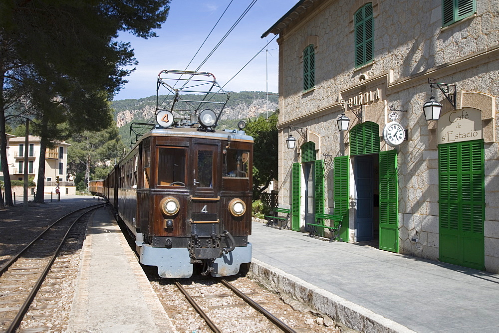 Red Lightning, Train from Palma to Soller at Bunyola Station, Bunyola, Mallorca, Balearic Islands, Spain