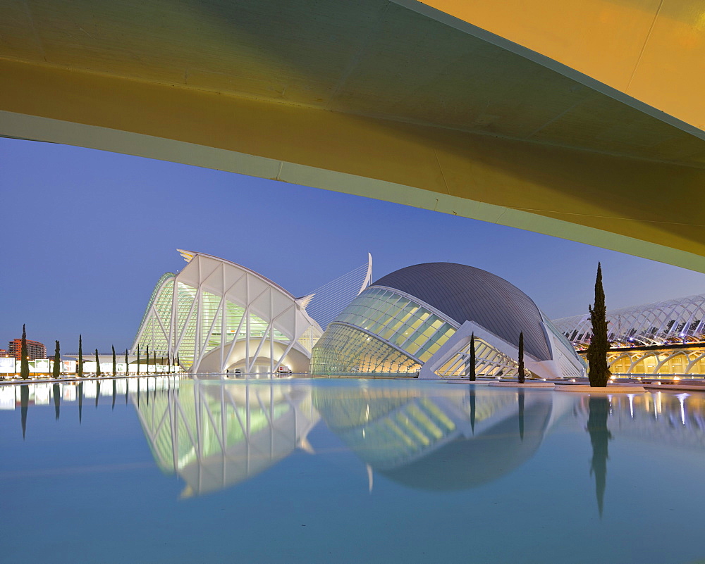 Museo de las Ciencias Principe Felipe and L'Hemispheric in the evening, Ciudad de las Artes y de las Ciencias, Valencia, Spain, Europe