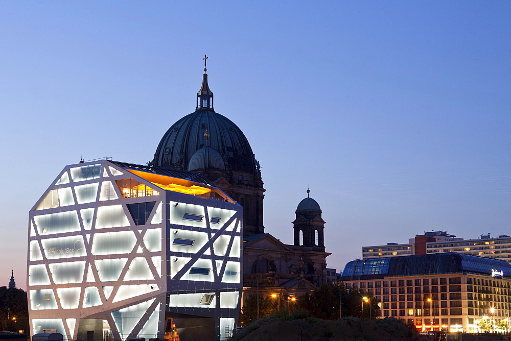 Humbold Box, Castle square, Berliner Dom, Unter den Linden, Berlin Mitte, Berlin, Germany