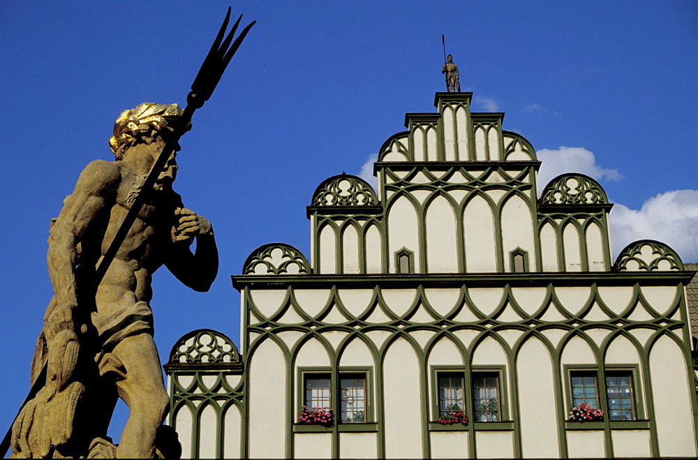 Stadthaus-Neptunbrunnen-Marktplatz, Weimar, Thueringen Deutschland, Europa