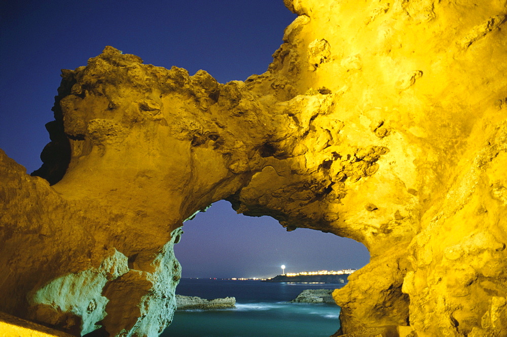 Rocher de la Vierge, Biarritz, Baskenland, Atlantic coast, France