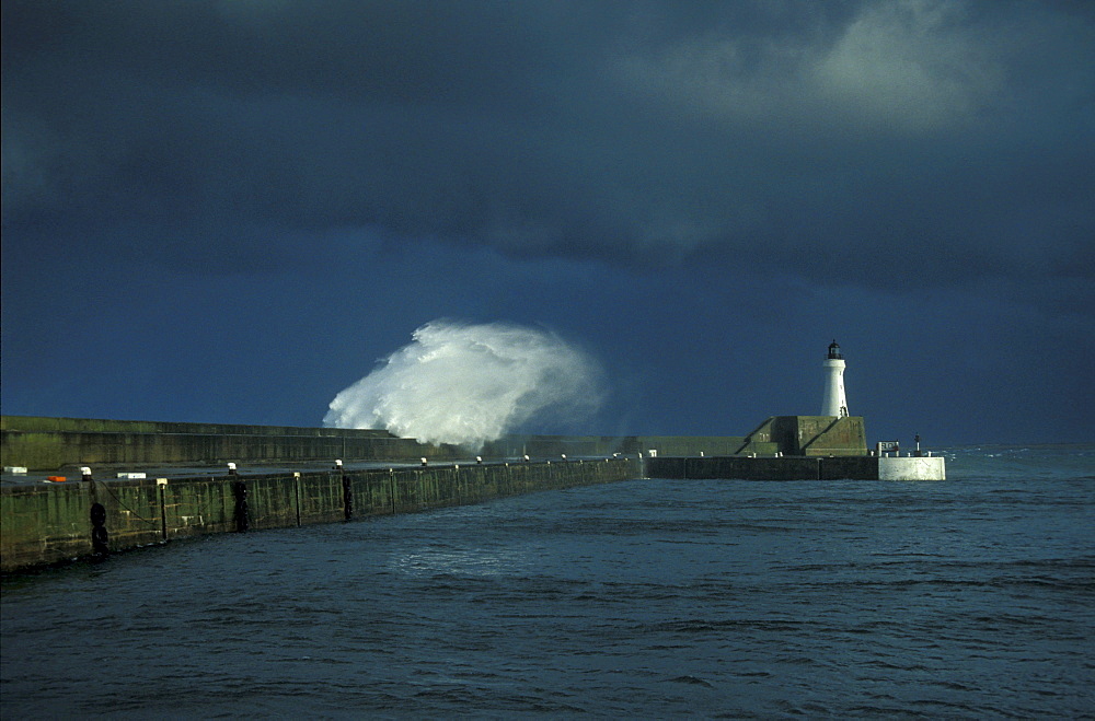 Lighthouse and harbour at Fraserburgh, Grampian, Aberdeenshire, Scotland, Great Britain