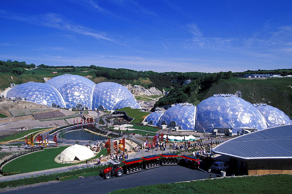 The Eden Project, dome-shaped greenhouses in the sunlight, Cornwall, England, Great Britain, Europe