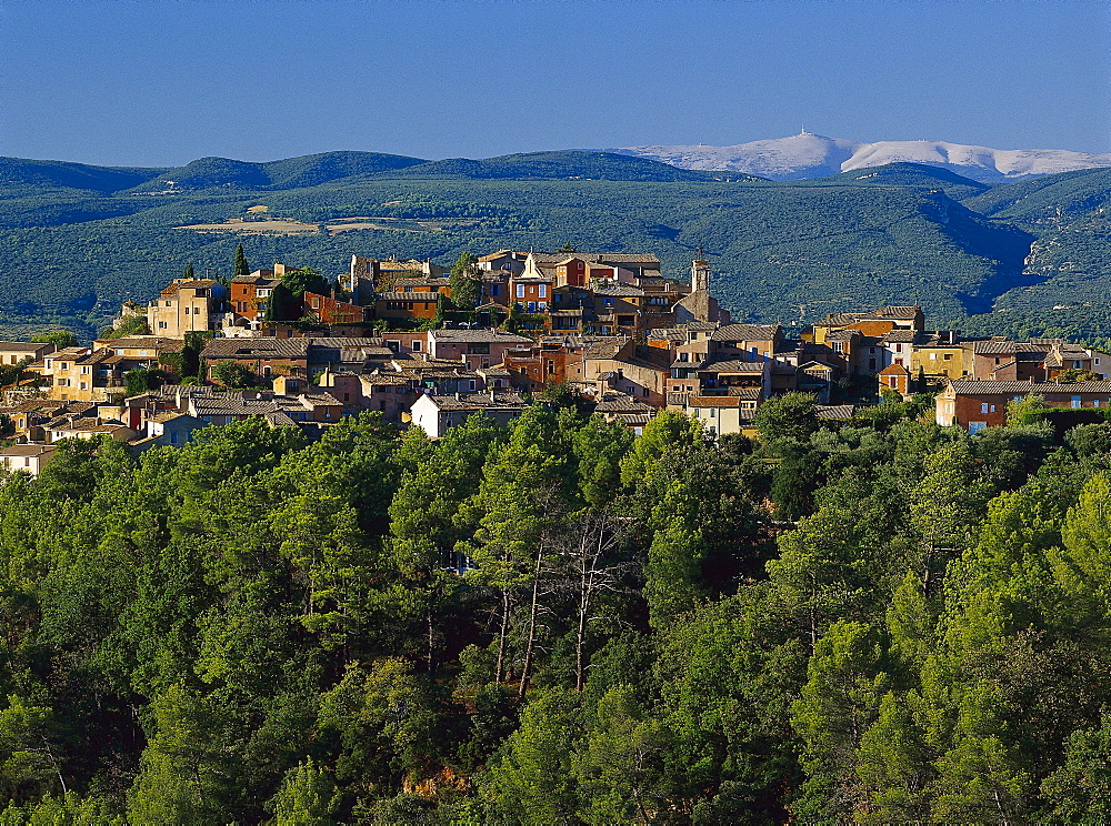 Roussillon and Mont Ventoux in the sunlight, Vaucluse, Provence, France, Europe