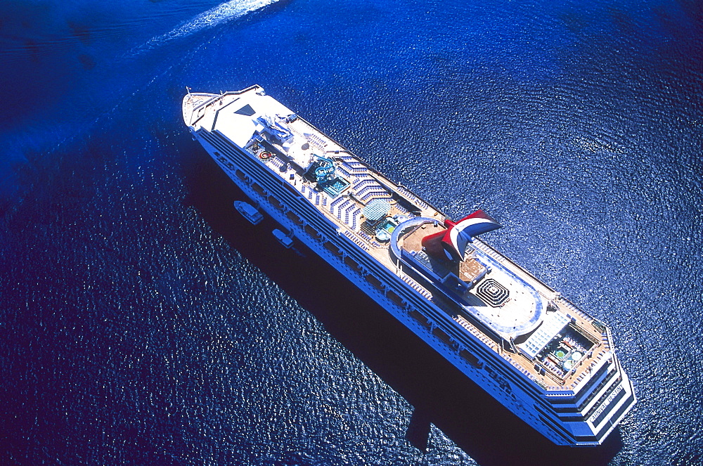 Cruiser in the harbour, George Town, Grand Cayman, Cayman Islands, Caribbean